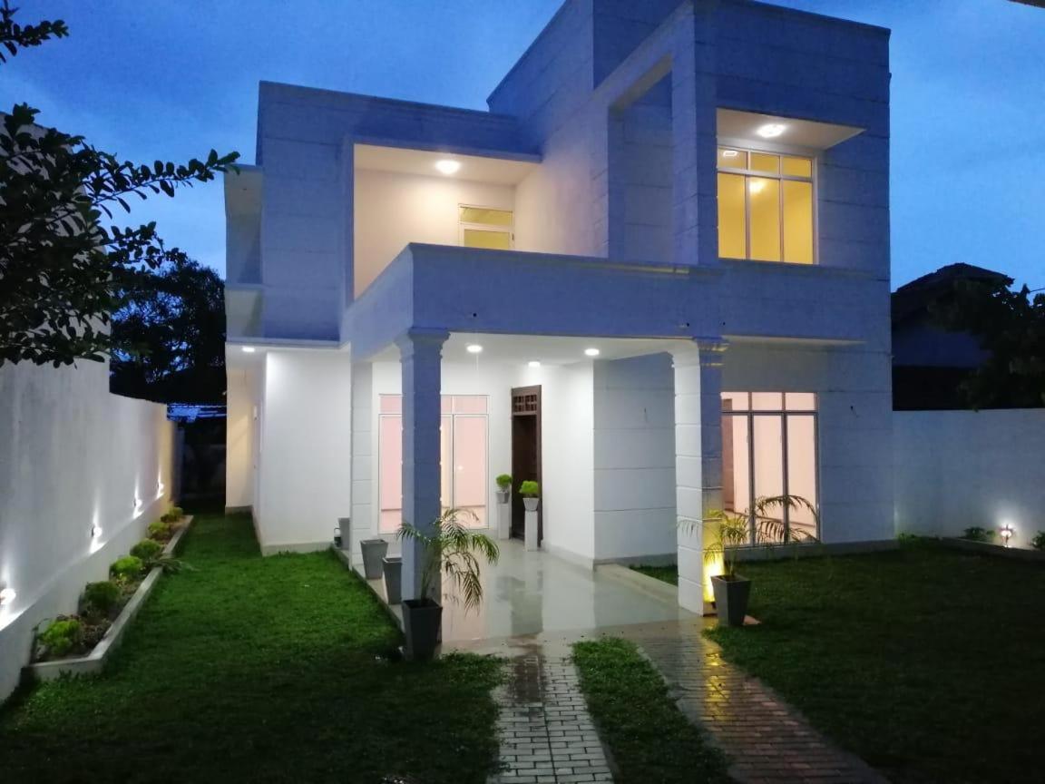 Vidushi Home Minuwangoda Ngoại thất bức ảnh